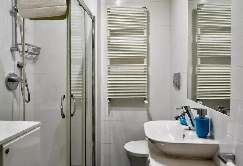 ペンション Sole Tra I Pini   Foresteria Lombarda