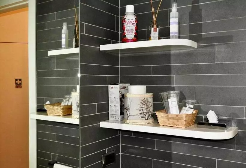 ペンション Sole Tra I Pini   Foresteria Lombarda