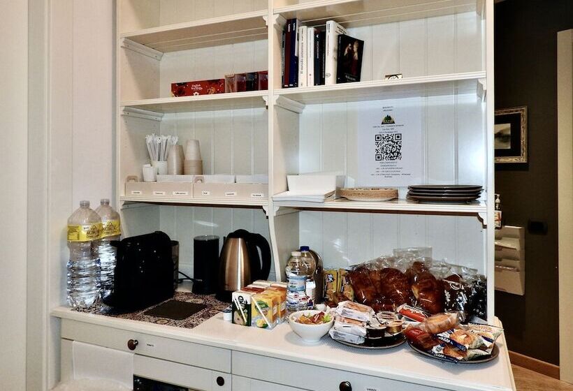 Пансион Sole Tra I Pini   Foresteria Lombarda