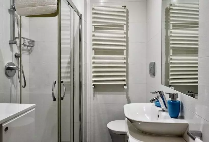 ペンション Sole Tra I Pini   Foresteria Lombarda