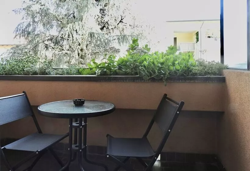 ペンション Sole Tra I Pini   Foresteria Lombarda