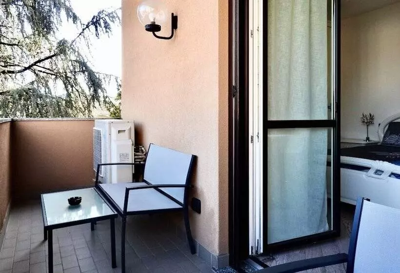 ペンション Sole Tra I Pini   Foresteria Lombarda