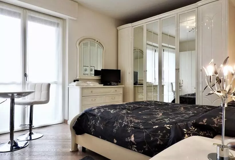 ペンション Sole Tra I Pini   Foresteria Lombarda