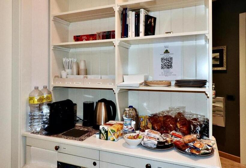 Пансион Sole Tra I Pini   Foresteria Lombarda