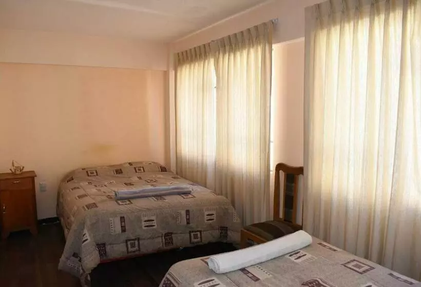 Solsticio Hostel