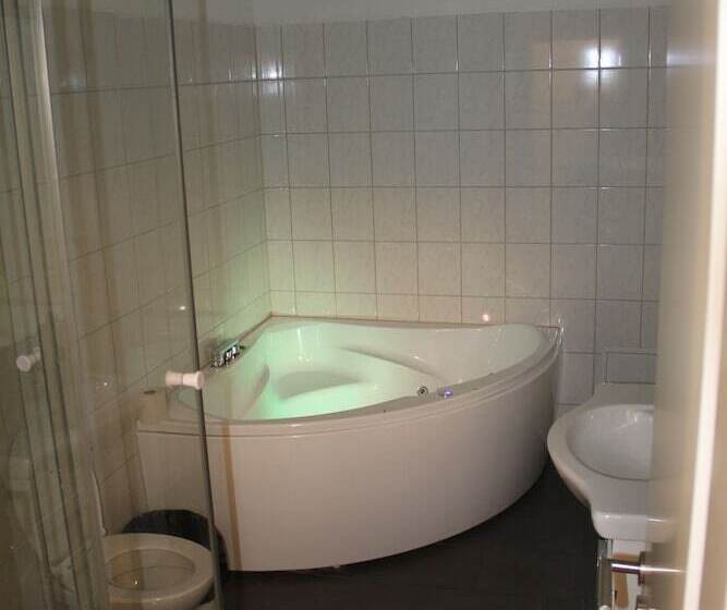 Stay2night City Center Hostel