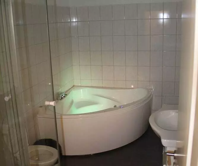 Stay2night City Center Hostel