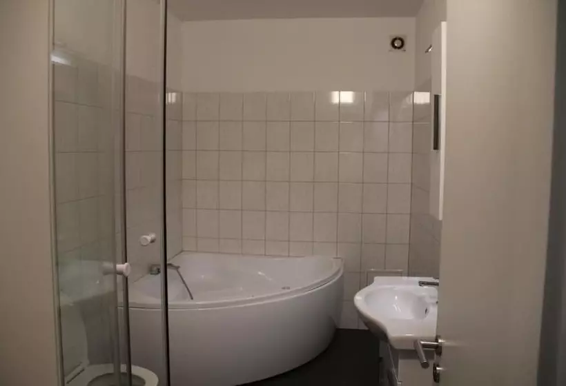 Stay2night City Center Hostel