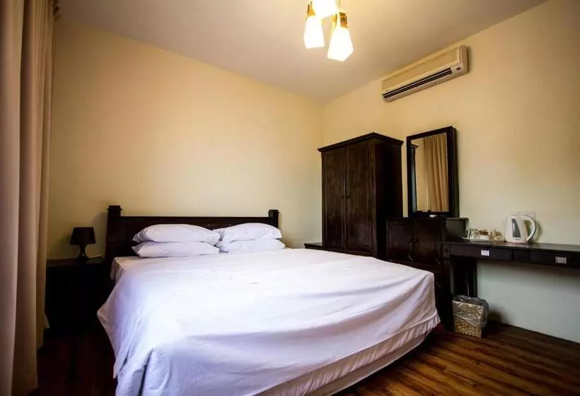 فندق 8 Boutique By The Sea