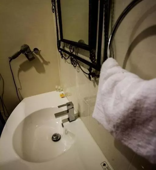 فندق 8 Boutique By The Sea