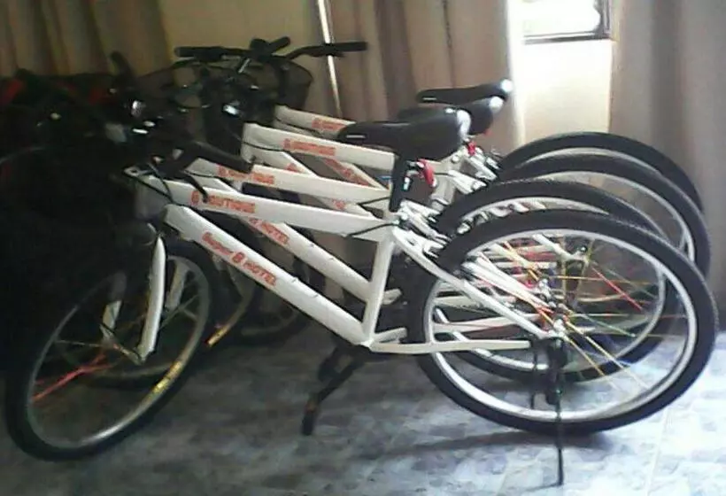 فندق 8 Boutique By The Sea