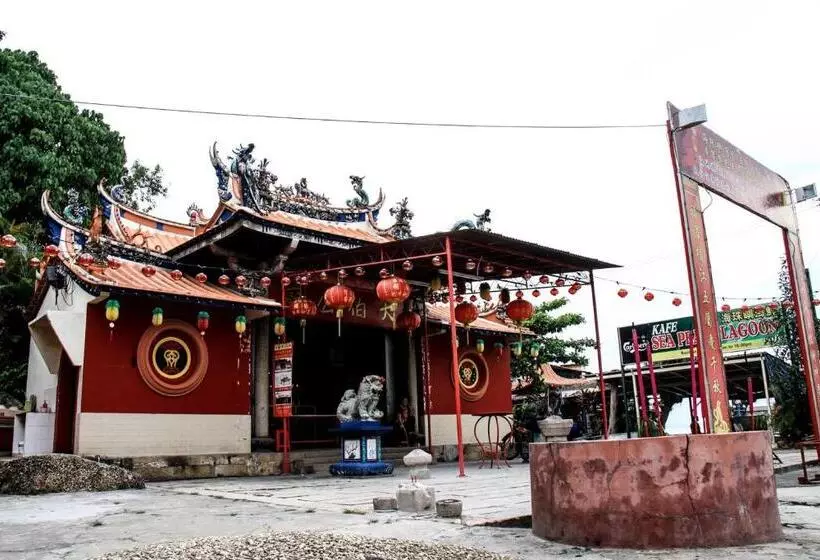 فندق 8 Boutique By The Sea