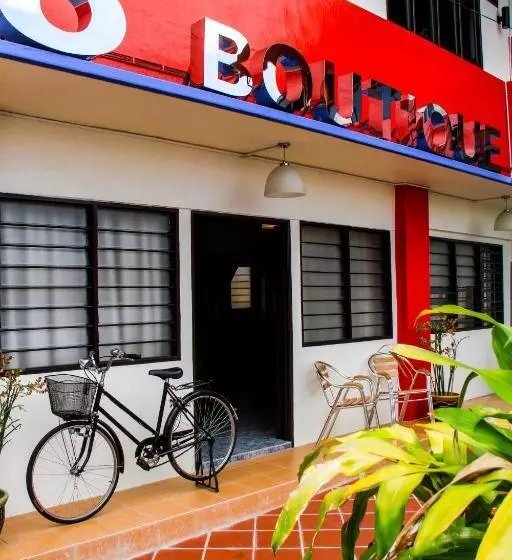 فندق 8 Boutique By The Sea