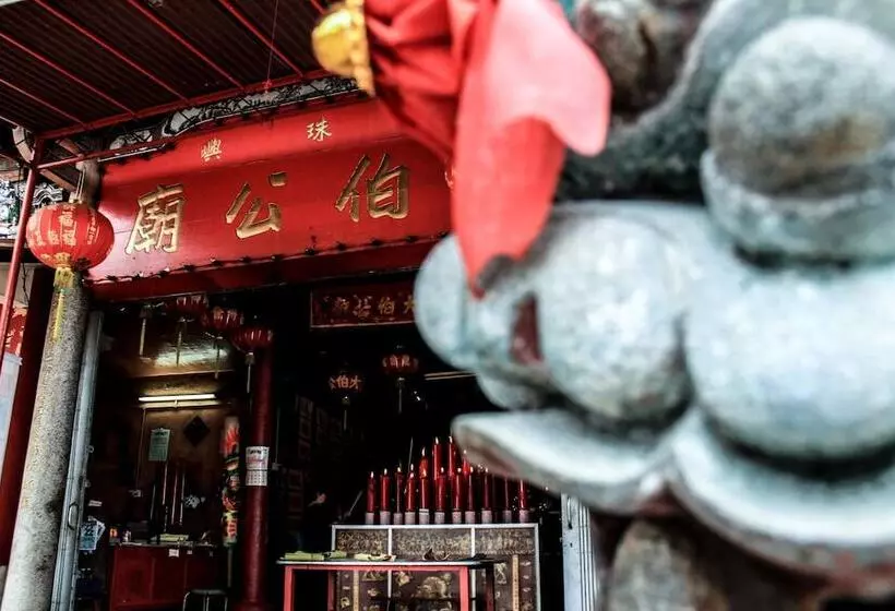 فندق 8 Boutique By The Sea