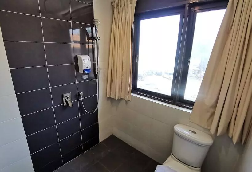 فندق 8 Boutique By The Sea