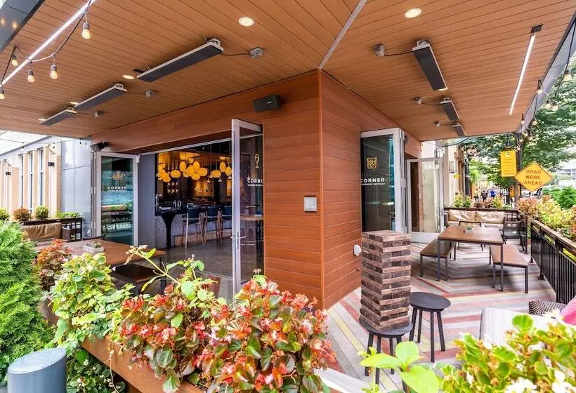 בית מלון כפרי Aloft Louisville Downtown