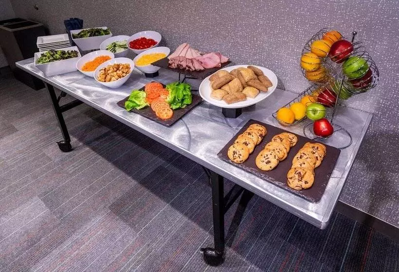 בית מלון כפרי Aloft Louisville Downtown