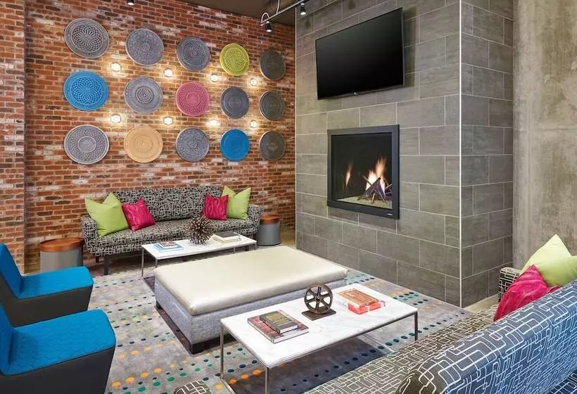 בית מלון כפרי Aloft Louisville Downtown