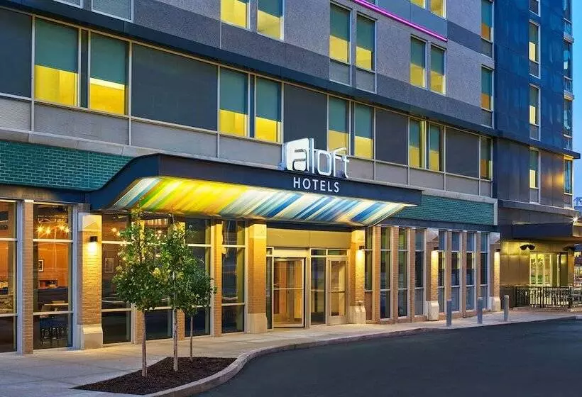 בית מלון כפרי Aloft Louisville Downtown