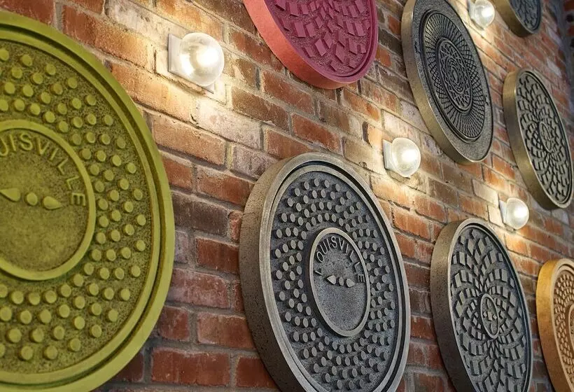 בית מלון כפרי Aloft Louisville Downtown