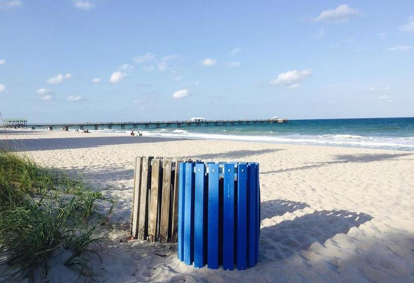 فندق Dolphin Harbor Inn