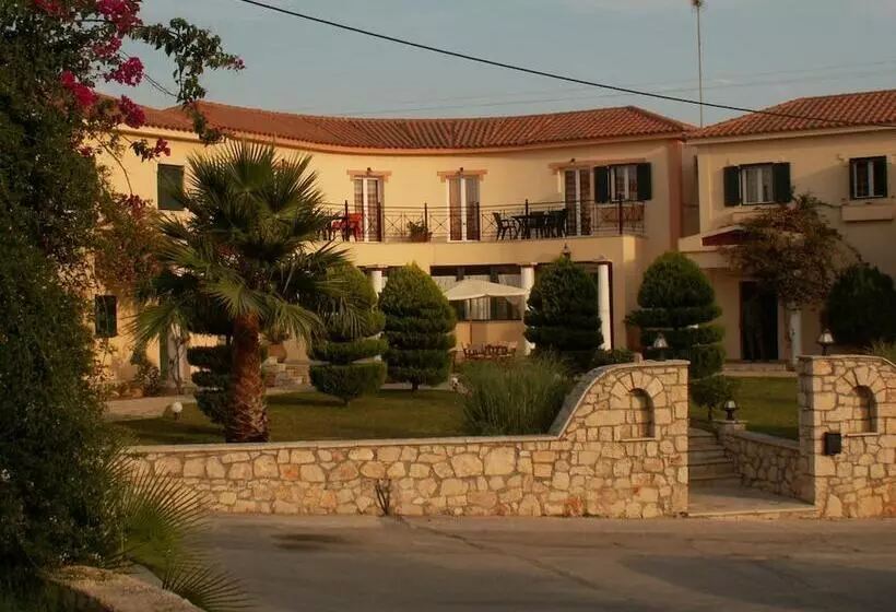 هتل Elanthi Village Apartments