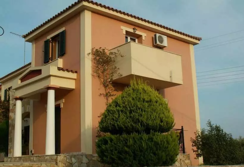 هتل Elanthi Village Apartments