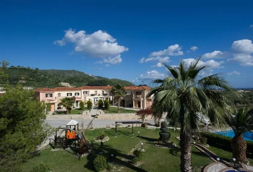 هتل Elanthi Village Apartments