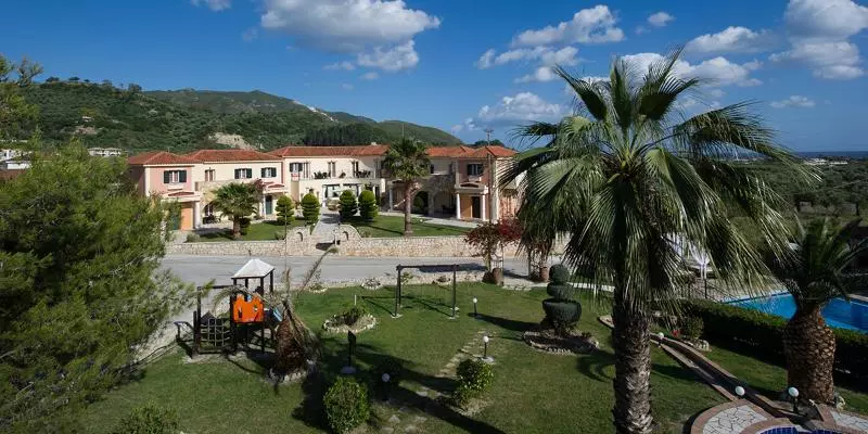 هتل Elanthi Village Apartments