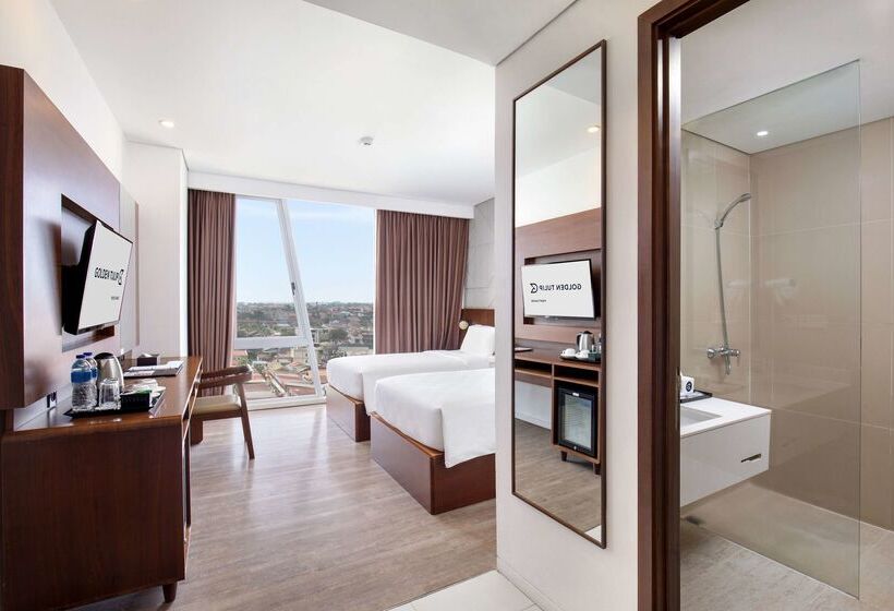 בית מלון כפרי Golden Tulip Pontianak