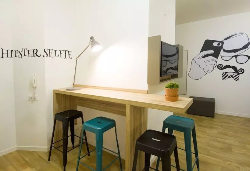 هتل Hôtel Lodge In Paris 13