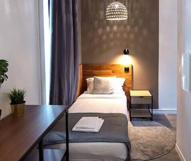 هتل Hôtel Lodge In Paris 13