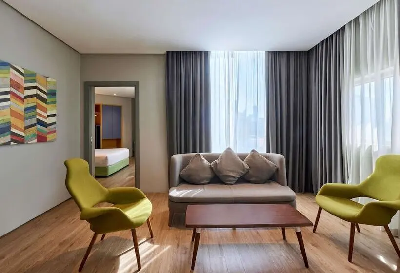 هتل Ibis Styles Dubai Jumeira