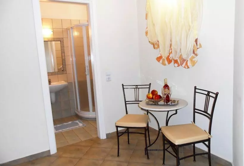 Hotel Livanios Studios