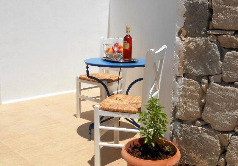 בית מלון כפרי Livanios Studios