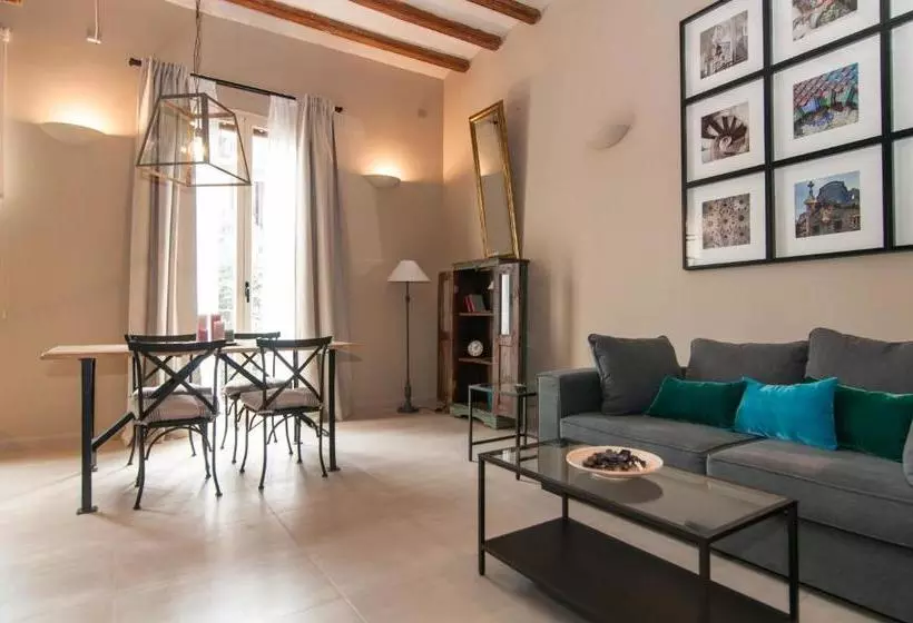 هتل Weflating Suites Sant Antoni Market