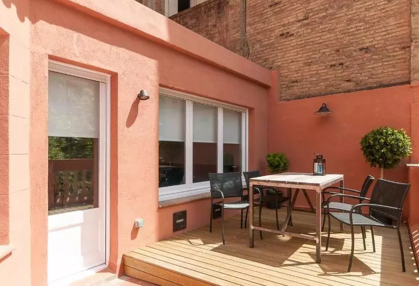 هتل Weflating Suites Sant Antoni Market