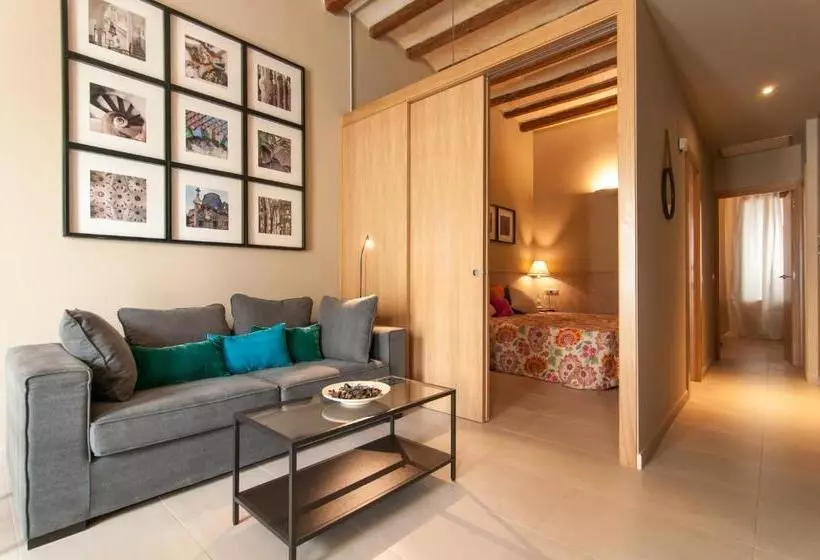 هتل Weflating Suites Sant Antoni Market