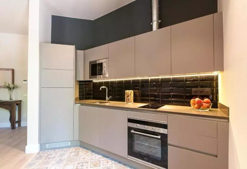 هتل Weflating Suites Sant Antoni Market