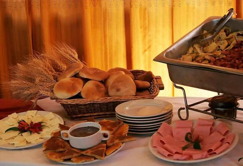 Inti Punku Machupicchu Hotel & Suites