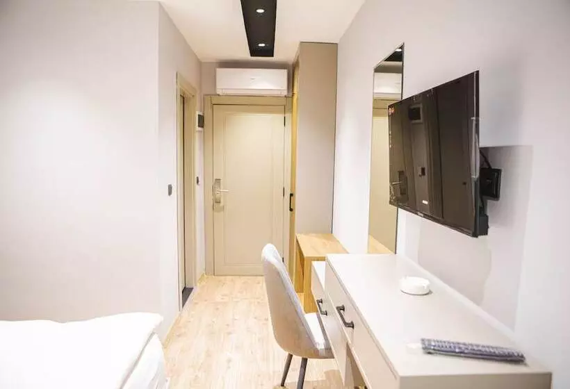 Arad Otel