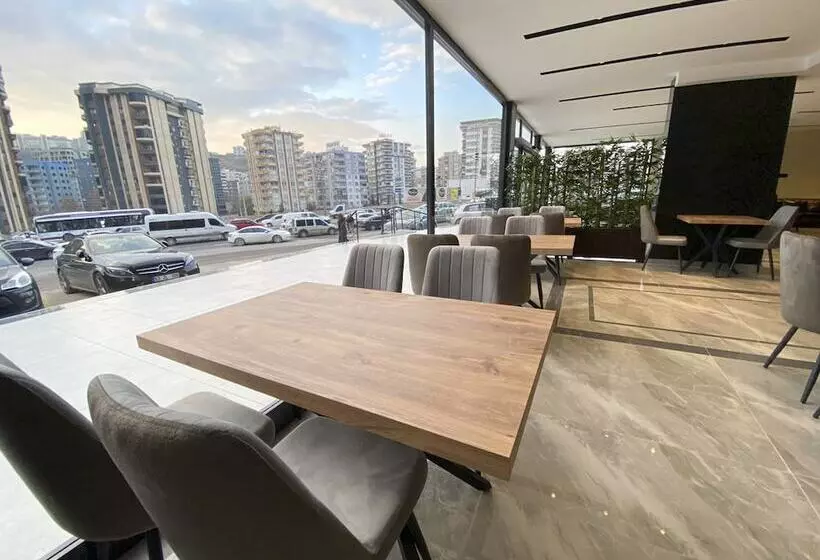 Arad Otel