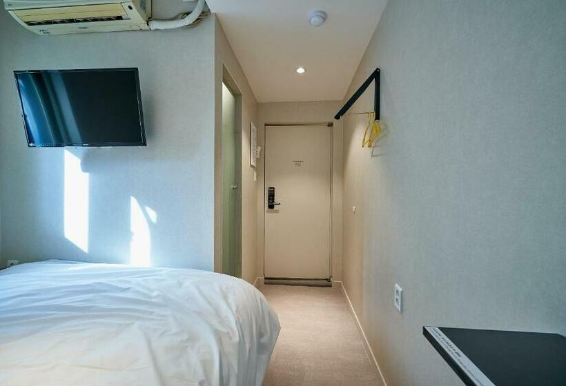 هتل کپسول Life In Euljiro