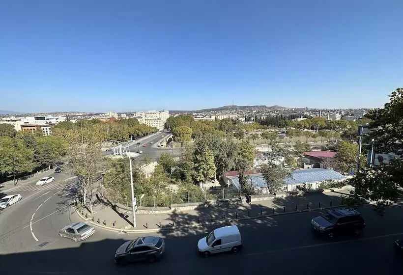 هتل Javakhishvili