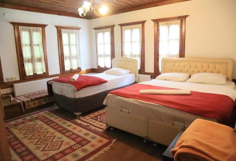 בית מלון כפרי Mehmet Efendi̇