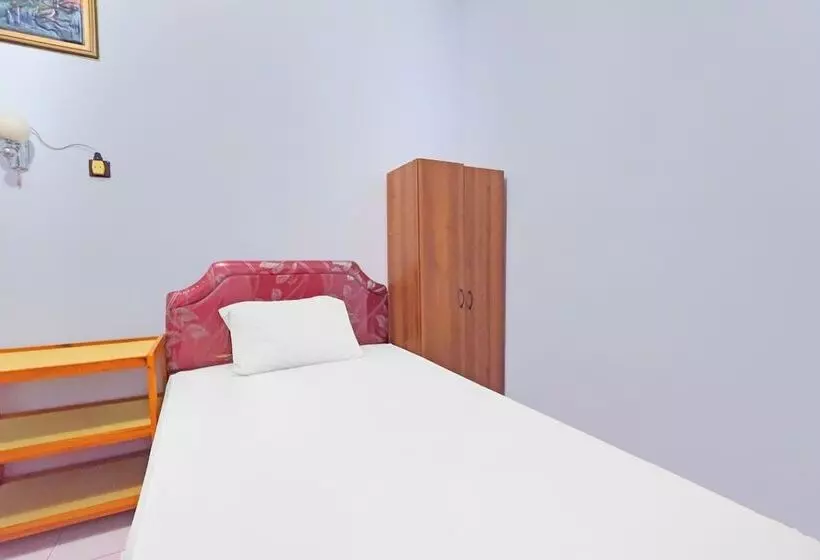 Hotelli Oyo 92337 Wisma Arwini Syariah