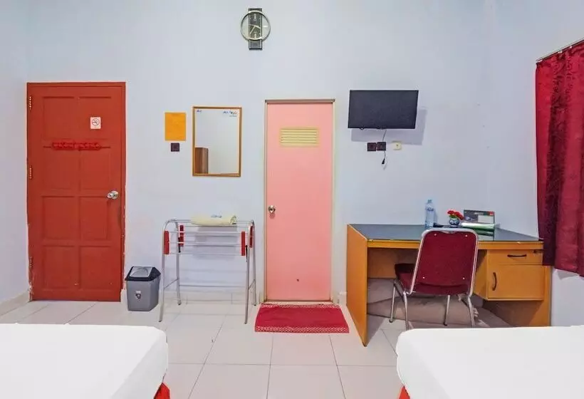 Hotelli Oyo 92337 Wisma Arwini Syariah