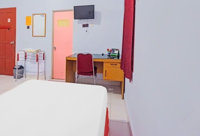 בית מלון כפרי Oyo 92337 Wisma Arwini Syariah