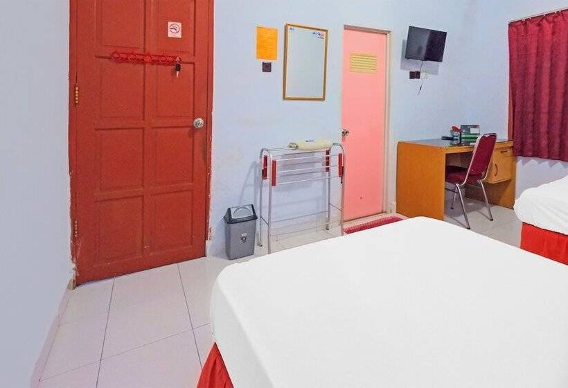 בית מלון כפרי Oyo 92337 Wisma Arwini Syariah