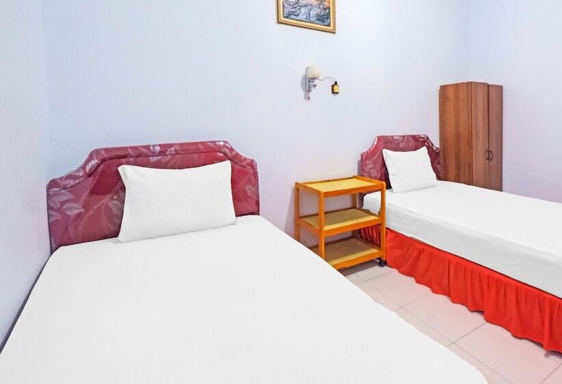 בית מלון כפרי Oyo 92337 Wisma Arwini Syariah